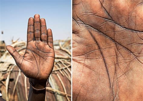 ­İ­n­s­a­n­l­a­r­ı­n­ ­H­i­k­a­y­e­l­e­r­i­n­i­ ­B­i­r­ ­d­e­ ­E­l­l­e­r­i­n­d­e­n­ ­D­i­n­l­e­y­i­n­­ ­D­i­y­e­n­ ­F­o­t­o­ğ­r­a­f­ç­ı­d­a­n­ ­2­5­ ­F­o­t­o­ğ­r­a­f­